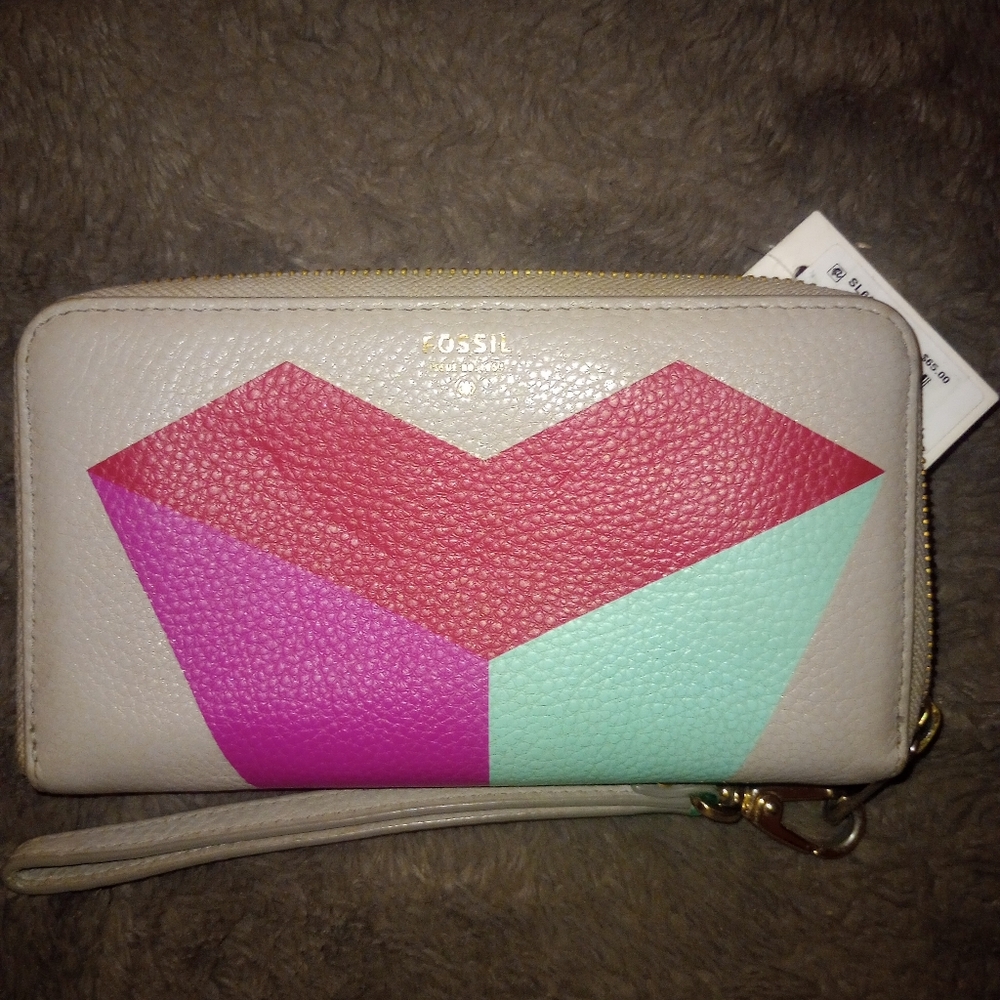 Fossil Beige Wristlet Wallet with Pink & Mint Geometric Accent